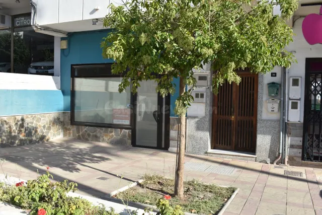 Local comercial en la Avenida principal de Coin disponible p - foto 3