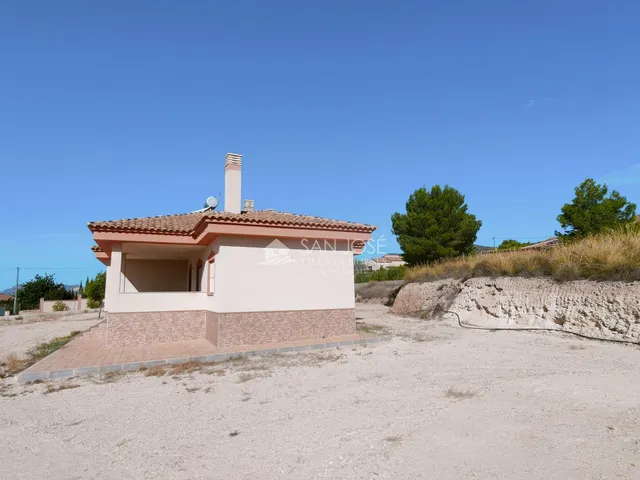 SE VENDE CHALET DE OBRA NUEVA AL LADO DEL PUEBLO DE MACISVENDA-ABANILLA — 22