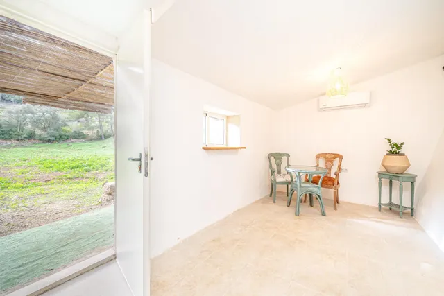 Finca rústica con terreno y casa reformada — 33