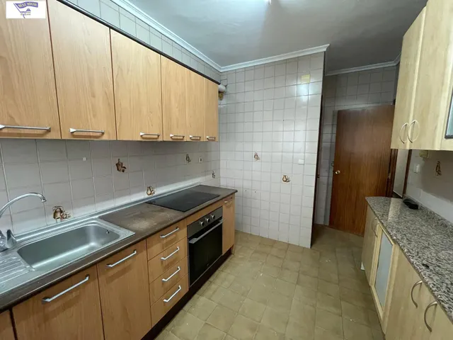 PISO SIN MUEBLES CON GARAJE Y TRASTERO — 11
