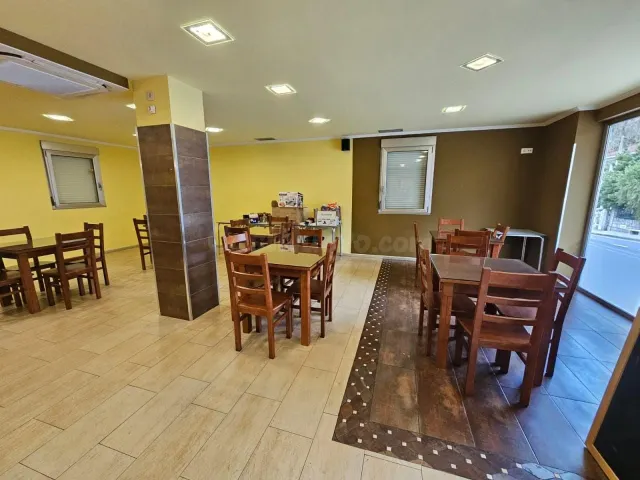 SE ALQUILA BAR EN CUDEIRO — 2