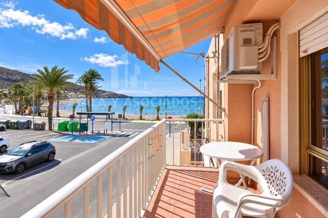 PISO EN VENTA EN LA AZOHÍA, ¡A UNOS PASOS DEL MAR Y CON VIST