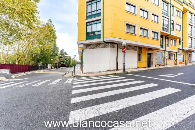 Local en ALQUILER en ARTEIXO (A CORUÑA) — 2