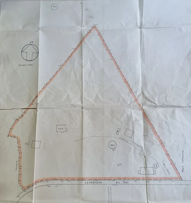 Cinco Casas mas terreno edificable en venta — 2