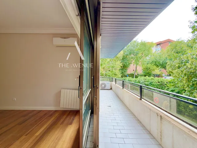 En una de las mejores urbanizaciónes de la zona coqueto piso con terraza  piscina y plaza de apracamiento — 26