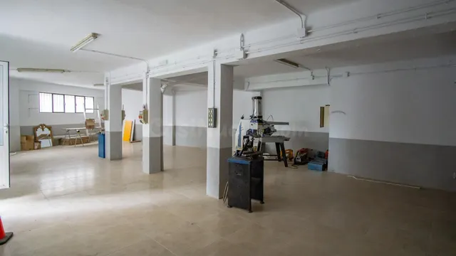 Local Comercial en Esquina, ¡Todo Exterior y con Excelente U