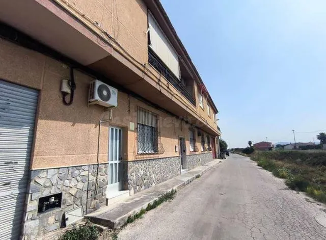 SE VENDE casa adosada OKUPA en C REGUERON 155 de Murcia - foto 2