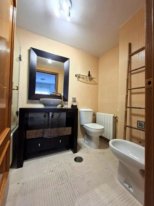 PISO EN CONDES DE BARCELONA DE TRES DORMITORIOS, DOS BAÑOS Y PLAZA DE GARAJE — 6
