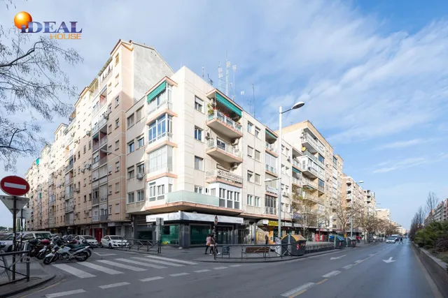 ¡Oportunidad Única en Angel Barrios! Local de 147m2 por solo 190.000€ — 17