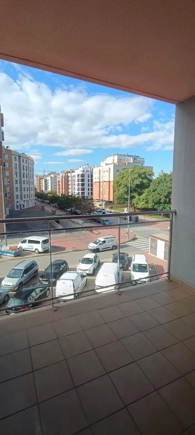 Oportunidad con TERRAZA en Juan Carlos I — 7
