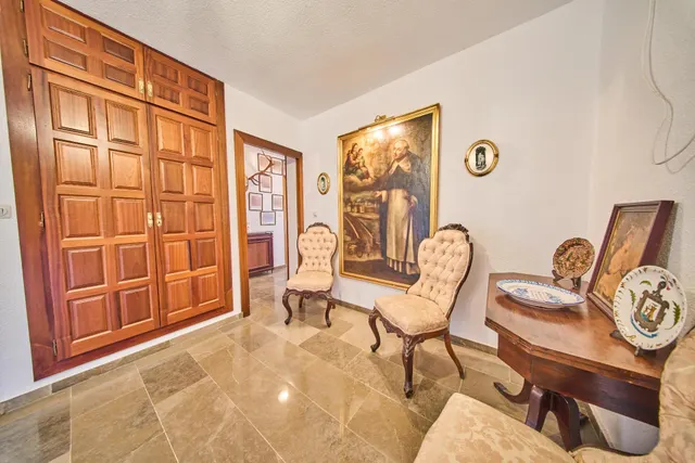 Residencia exclusiva en Paseo del Salón con vistas despejadas — 22