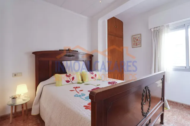¡A SOLO 1 MINUTO DE LA PLAYA! CÉNTRICO APARTAMENTO EN PRIMERA PLANTA DE 3 DORMITORIOS Y TERRAZA CON VISTAS AL MAR, EN LOS ALCÁZARES, MURCIA. — 12