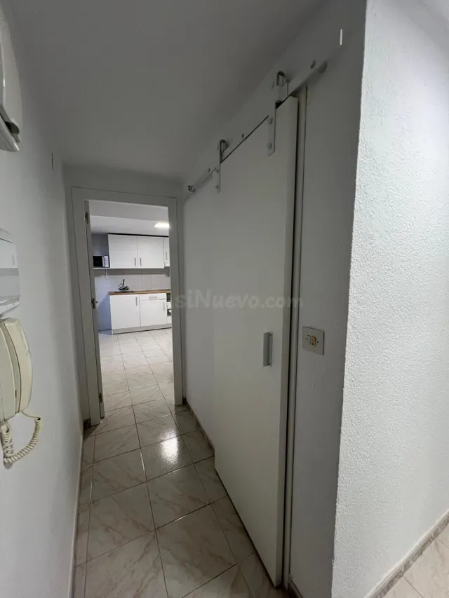 SE ALQUILA PISO EN PUERTA REAL – SÓLO CHICAS ESTUDIANTES - foto 4