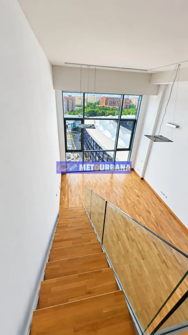 PRECIOSO LOFT CON ESTUPENDAS VISTAS PARA OFICINAS - foto 4
