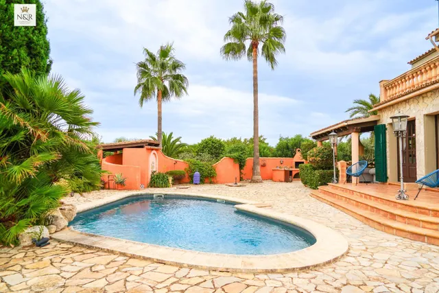 Finca rústica con espectacular casa con piscina y jardín mediterráneo en Consell, mallorca. — 30