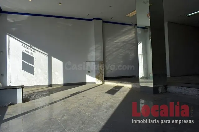 Local comercial junto a Valdecilla, 310m² - foto 2