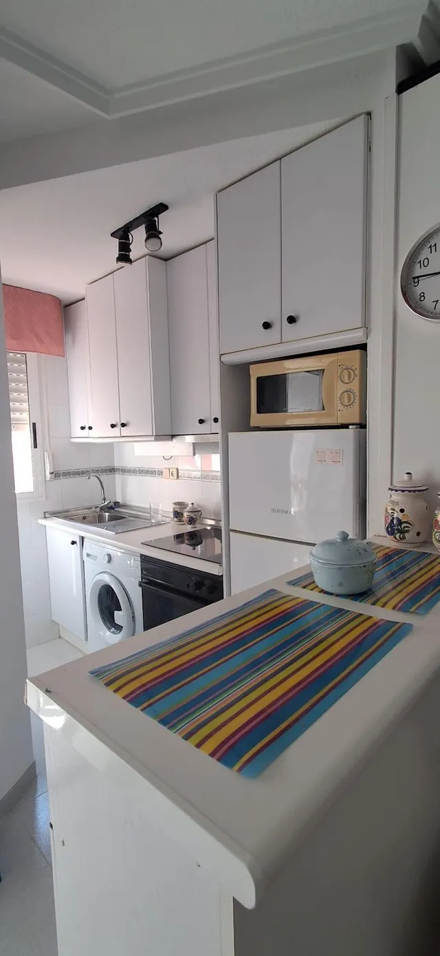 GRAN APARTAMENTO EN TORREVIEJA: 1 HAB, 1 BAÑO — 7