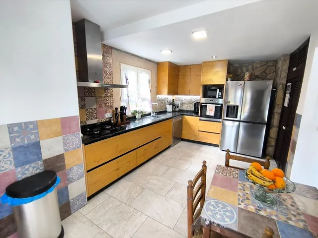 Precioso chalé unifamiliar aislado con piscina y amplio garaje — 17