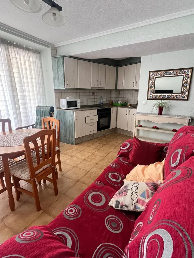 APARTAMENTO EN PRIMERA LÍNEA DE PLAYA EN BENIDORM CON TERRAZA Y PARKING — 6
