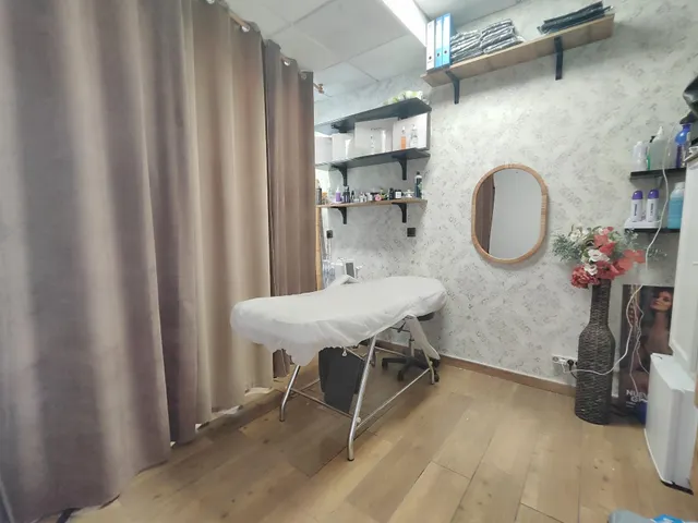 Excelente local reformado en venta — 15