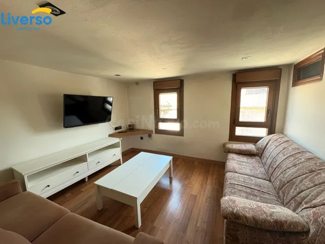 SE VENDE CASA AMPLIA REFORMADA INTEGRALMENTE EN CEREZO RIO T