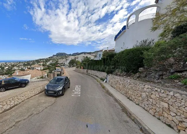 SE VENDE casa OKUPA en C Geranios 32 de Pego - foto 2
