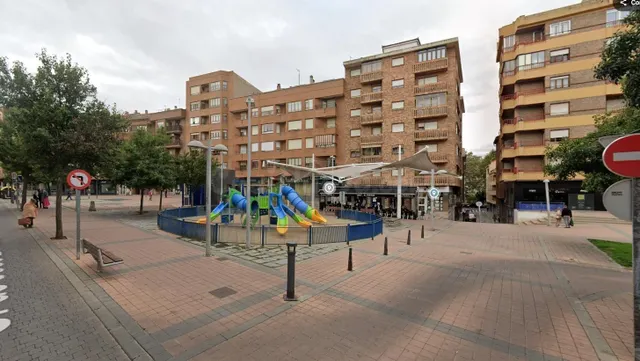 VENTA LOCAL EN JOSE ZORRILLA.-. — 5