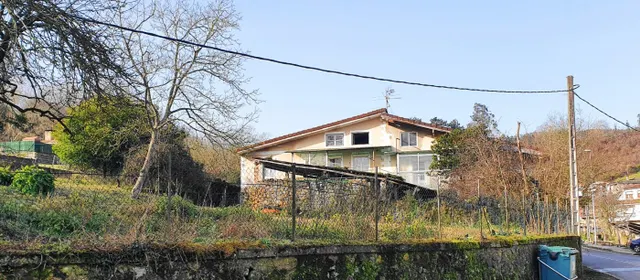 Casa y terreno de 3.000 m2. — 24