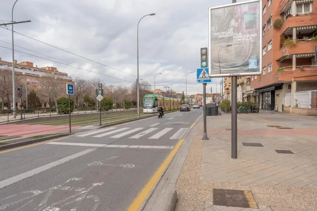 Local Comercial en Venta en Granada - Palacio de Deportes — 41