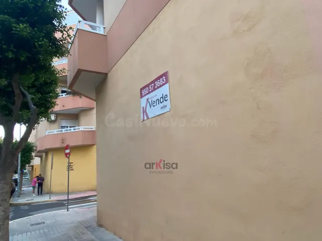VENTA DE LOCAL COMERCIAL ESQUINA EN EJIDO CENTRO - ADMITE DI - foto 4