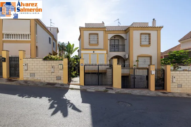 ESPECTACULAR VIVIENDA PAREADA CON JARDÍN, TERRAZA 360º Y GAR