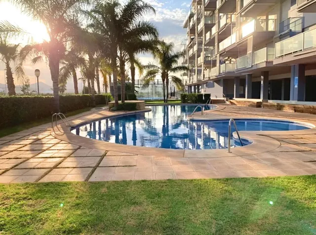 Apartamento exterior con dos dormitorios junto al mar en Mon