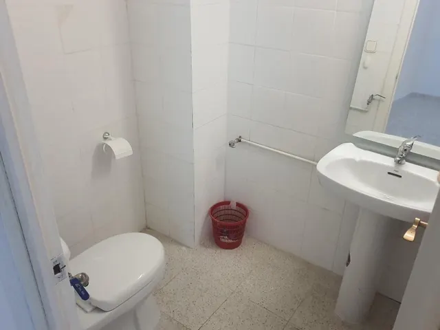 ESPECTACULAR LOCAL COMERCIAL EN TORREVIEJA — 12