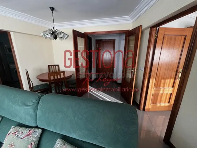 Apartamento en el icónico Edificio La Torre de Laredo - foto 2