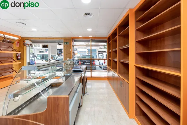 LOCAL COMERCIAL EN EL CHARCÓN — 10