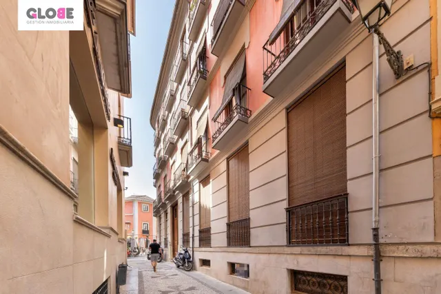 LOCAL EN VENTA JUNTO PLAZA ISABEL LA CATÓLICA — 14