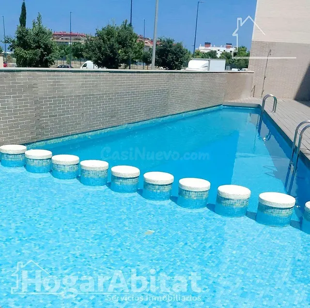 ÁTICO LUMINOSO EN RESIDENCiAL CON PISCINA, GARAJE Y GRAN TER - foto 4