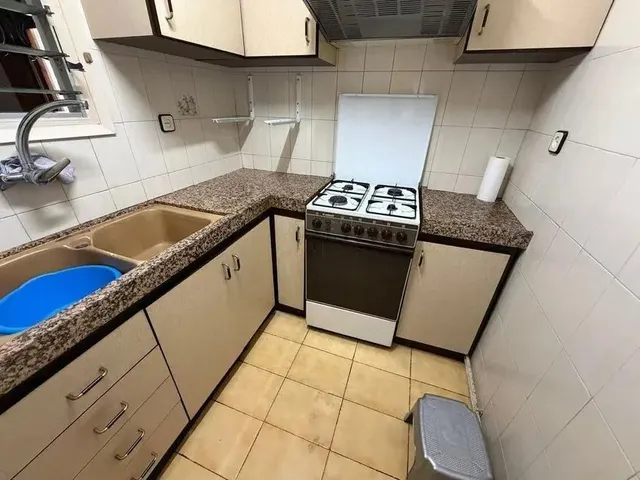 CHALET ADOSADO A REFORMAR, ESQUINERO CON SALIDA A DOS CALLES — 21