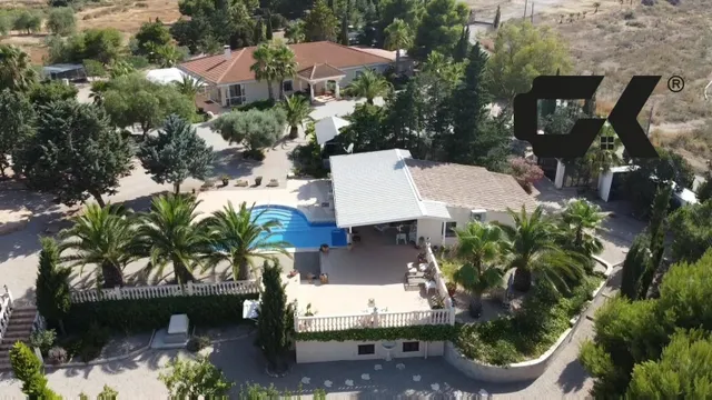 Finca-Resort Privada de 15.000 m2 con Tres Viviendas, Bodega - foto 3