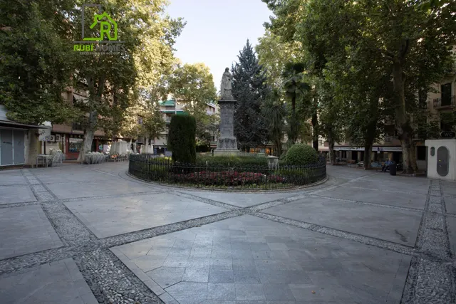 Plaza de garaje en pleno centro de Granada — 6