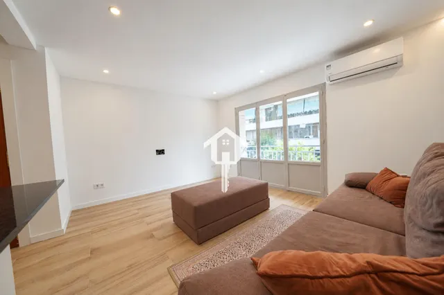 Entreplanta totalmente reformada con 2 patios en exclusiva en zona benalúa de Alicante — 10