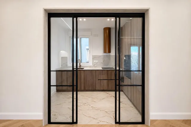 VIVIENDA DE LUJO CON DISEÑO EXCLUSIVO Y BALCONES EN LISTA — 32