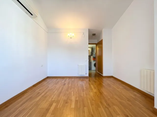 ¡Fantástica casa de tres plantas en el centro del pueblo! — 7