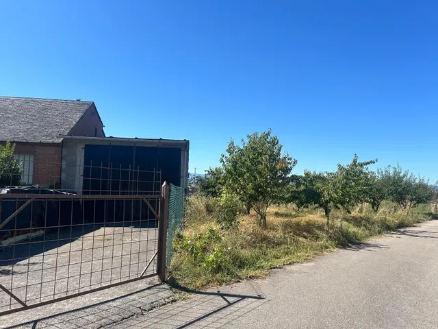 Se vende terreno urbano — 14