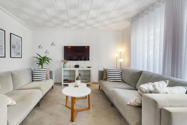 Elegante apartamento reformado de 3 dormitorios a 150 m de la playa del Cura, Torrevieja — 3