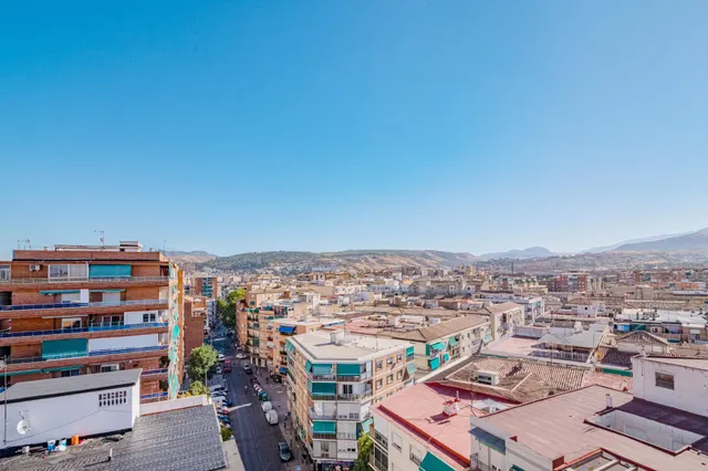 ¡PISO REFORMADO EN ALQUILER CON VISTAS ESPECTACULARES EN GRANADA! — 12