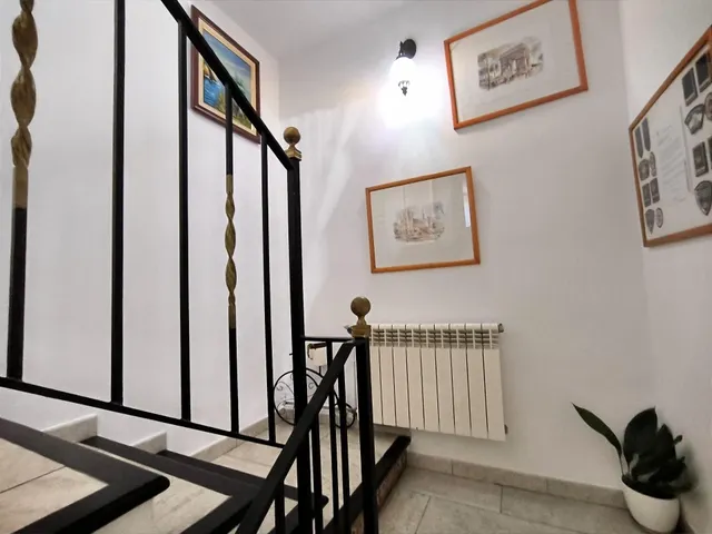 Precioso chalé unifamiliar aislado con piscina y amplio garaje — 38