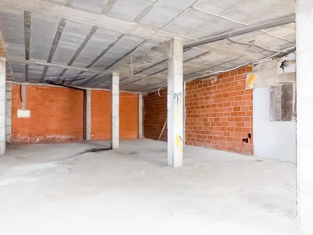 EN VENTA LOCAL COMERCIAL EN MONTIJO — 14