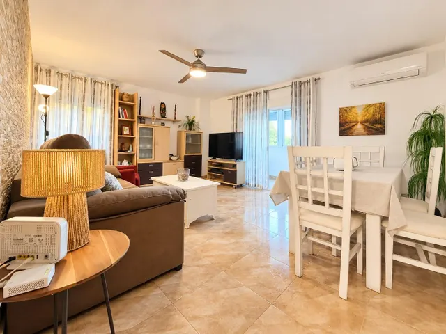 Apartamento de 2 dormitorios en venta en La Mata, Torrevieja, a pocos pasos de la playa — 25
