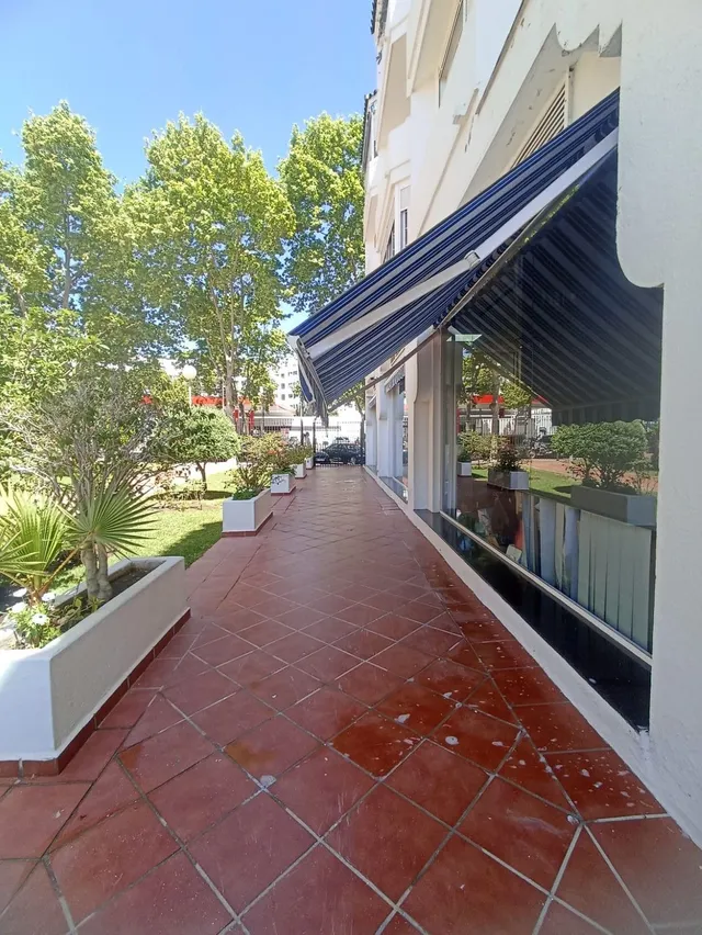 Negocio 460m² en venta - Marbella — 24
